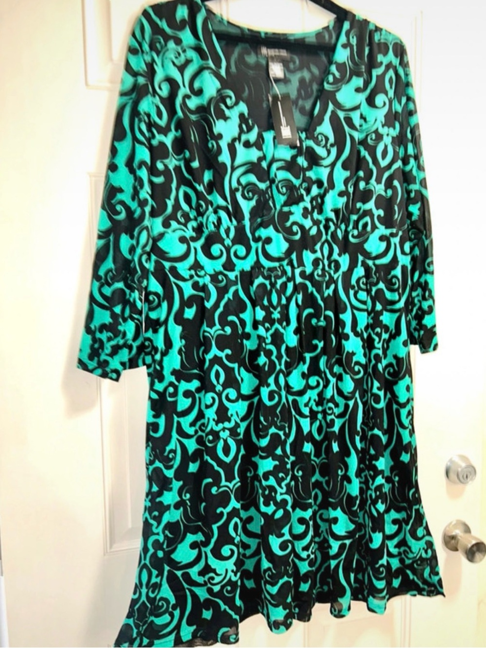 Women's Teal and Black Patterned V-Neck Dress
